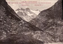 CPA Les Hautes Pyrenees Gavarnie Coufure d'Ossour et Vignemale Vue prise de Gavarnie 