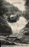 CPA Les Pyrenees Route du Pont d'Espagne Cascade du Cerizey 