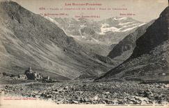 CPA Les Hautes Pyrenees Vallee et Chapelle de Heas 