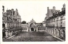 CPA Chateau de Fontainebleau La cour Ovale 