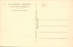 CPA La Douce France Palais de Fontainebleau Le Palais vu du Parterre 