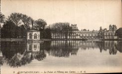 CPA Fontainebleau Le Palais et L'Etang aux Carpes 