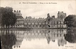 CPA Palais de Fontainebleau Etang et Cour des Fontaines 