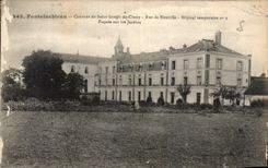 CPA Fontainebleau Couvent de Saint Joseph de Cluny Rue de Neuville Hopital temporaire Facade sur les