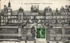 CPA Palais de Fontainebleau Grille d'Honneur 