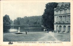 CPA Palais de Fontainebleau Etang des Carpes et Musee Chinois 