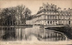 CPA Fontainebleau le Palais l'Etang et le Pavillon du Musee Chinois 