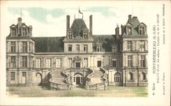 CPA Fontainebleau S & M Palais Cour des Adieux Escalier en fer a cheval 