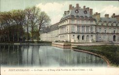 CPA Fontainebleau Le Palais L'Etang et le Pavillon du Musee Chinois 