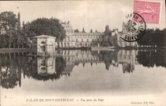 CPA Palais de Fontainebleau Vue prise du Parc 