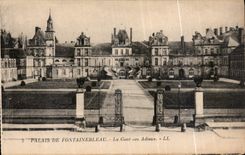 CPA Palais de Fontainebleau La Cour des Adieux 