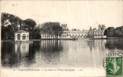 CPA Fontainebleau le palais et l'Etang aux Carpes 