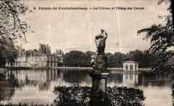 CPA Palais de Fontainebleau le Chateau et l'Etang des Carpes 