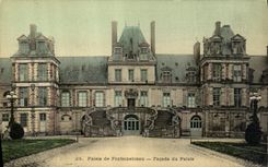 CPA Palais de Fontainebleau Facade du Palais (carte toilee)