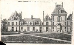 CPA Fontainebleau le Palais cour de l'Ecole d'application 