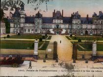 CPA Palais de Fontainebleau la Grille d'Honneur et la Cour des Adieux 