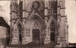 CPA Chateauneuf sur Cher Grand portail de la basilique de ND des Enfants