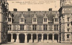 CPA Chateau de Blois I et C Interieur Facade Louis XII 