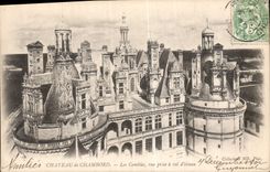CPA Chateau de Chambord les Combles vue prise a vol d'Oiseau 