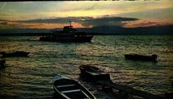 CPA Coucher de Soleil sur le Leman Henry Dunant rentre au Port Bateau