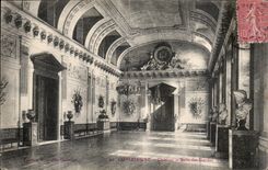 CPA Compiegne Chateau Salle des Gardes 