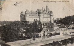 CPA Chateau de Pierrefonds vue prise du Lac 