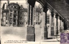 CPA Blois L et C le Chateau la Colonnade et l'Aile Francois Ier 