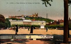 CPA Lyon Place Bellecour et Coteau de Fourviere 