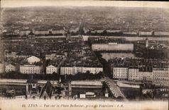 CPA Lyon vuela Place Bellecour prise de Fourviere  sur 