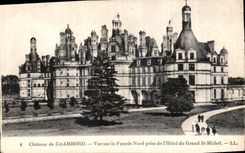 CPA Chateau de Chambord Vue sur la Facade Nord prise de l'Hotel du Grand St Michel 