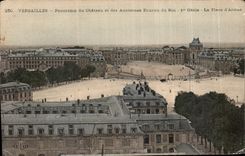 CPA Versailles panorama du Chateau et des Anciennes Ecuries du Roi 1er la Place d'Armes 
