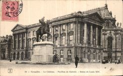 CPA Versailles Le Chateau Pavillon de Gabriel Statue de Louis XIV 