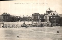 CPA Versailles Facade du Chateau 