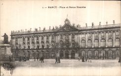 CPA Nancy Place et Statue Stanislas 