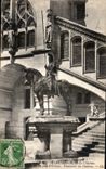 CPA Pierrefonds Le chateau Statue du Duc d'Orleans Fondateur du château