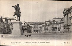 CPA Palais de Versailles La Statue de Louis XIV et la Cour de Marbre 