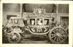 CPA Versailles Musee des Voitures Voiture du Sacre 