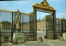 CPM Versailles Grille d'Honneur du Palais 