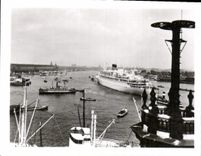 CPM Amsterdam L'Ij avec le bateau Oranje 