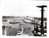 CPM Amsterdam vue sur le Port 