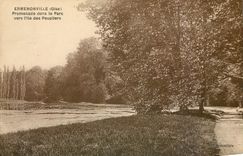 CPA Ermenonville Oise Promenade dans le parc vers l'ile des Peupliers 