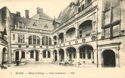 CPA Blois Hotel d'allaye Cour interieure 