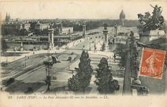 CPA Paris Le Pont Alexandre III vers les Invalides 