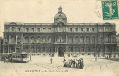 CPA Marseille la Prefecture Tramway Chocolat Menier