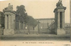 CPA Parc de Versailles Grille des cent marches 