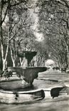 CPA La Cite du Roy Rene Aix en Provence Fontaine des Neufs Canons 