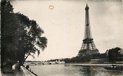 CPA Paris La Seine et la Tour Eiffel 
