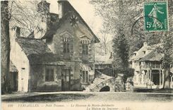 CPA Versailles Petit Trianon Le Hameau de Marie Antoinette La Maison du Segneur 