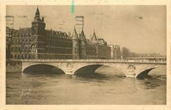 CPA Paris en Flanant Le Palais de Justice et le Pont au Change 