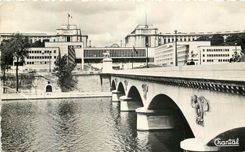 CPA Paris Le Palais de Chaillot et le Pont d'Iena 